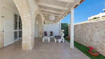 Family House, 3 Bedrooms | 3 bedrooms, free WiFi