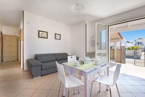 Comfort House, 3 Bedrooms | In-room dining - Villetta Teresa (Nardò)