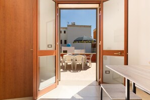 Standard-Apartment, 2 Schlafzimmer | Terrasse/Patio