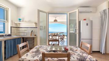 Ferienhaus, 2 Schlafzimmer, Terrasse, Meerblick | Eigene Küche