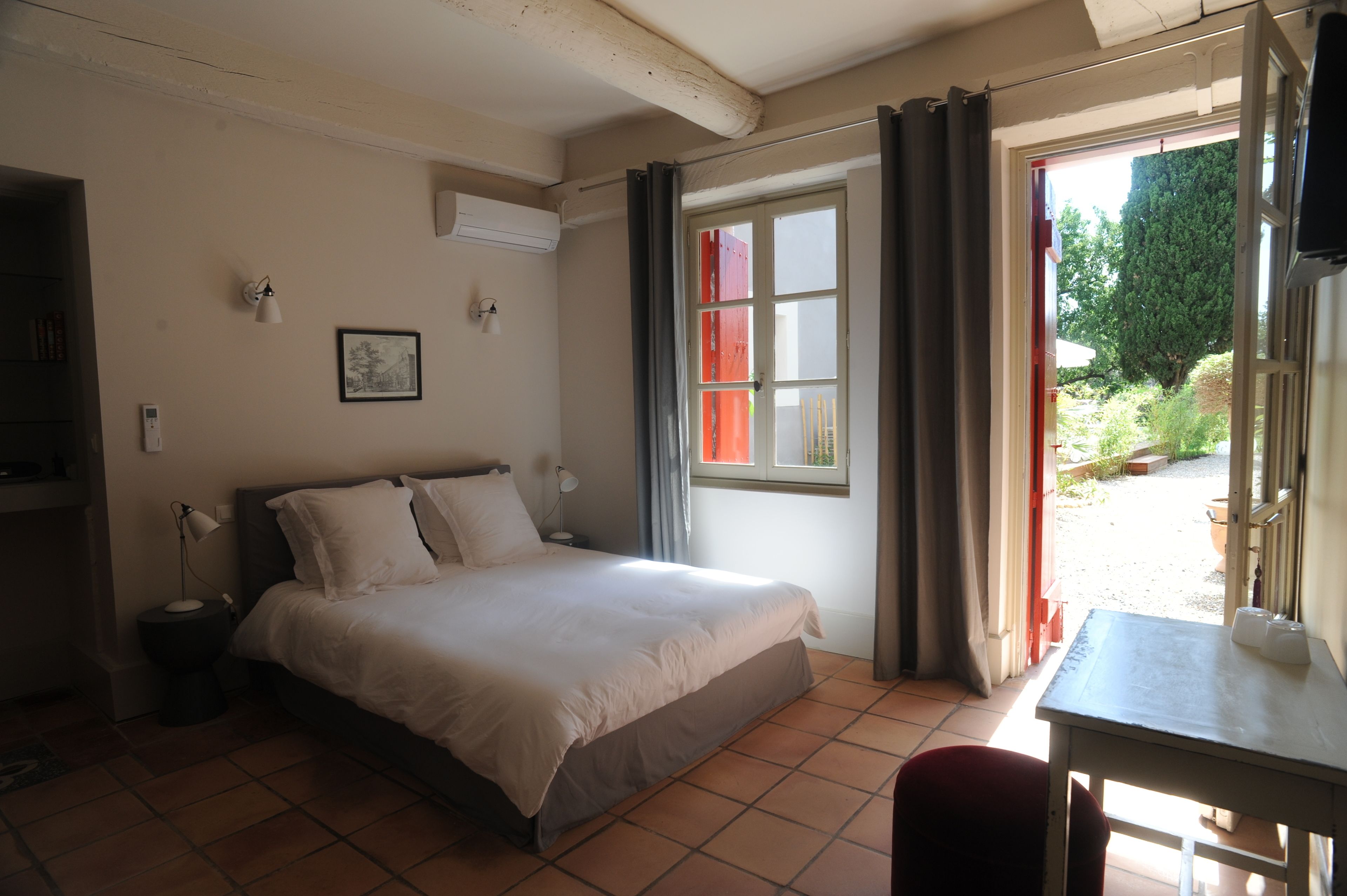 Habitación doble, Terraza | Ropa de cama de alta calidad y minibar 