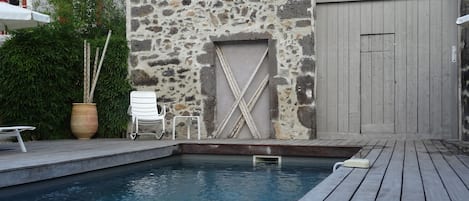 Piscine extérieure (ouverte en saison)