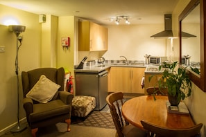 Basic Cottage (Grindsbrook) | In-room dining