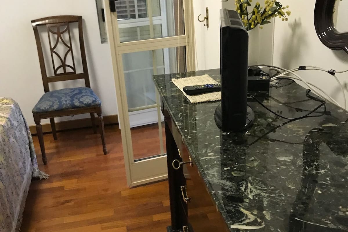 Doppelzimmer, eigenes Bad (External Shared Kitchen) | Bügeleisen/Bügelbrett, kostenlose Babybetten, kostenloses WLAN