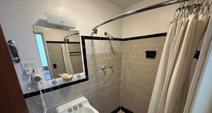 Four Oaks Lodging & RV Resort