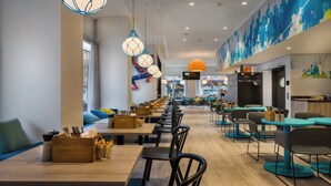 Desayuno buffet todos los días (con cargo)