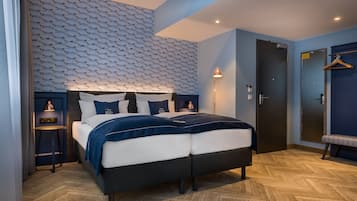 Hypo-allergenic bedding, in-room safe, soundproofing, free WiFi