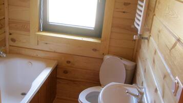 Family Cabin, 3 Bedrooms | Bathroom sink