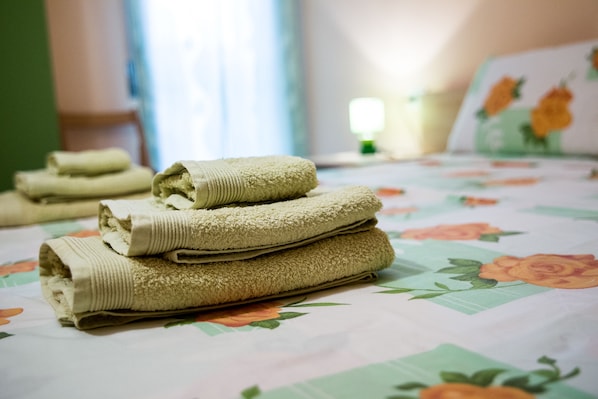 Premium bedding, iron/ironing board, free WiFi