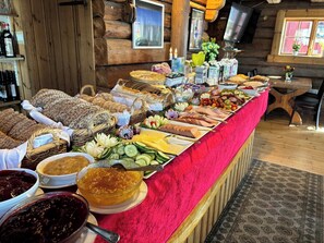 Gratis morgenmadsbuffet hver dag