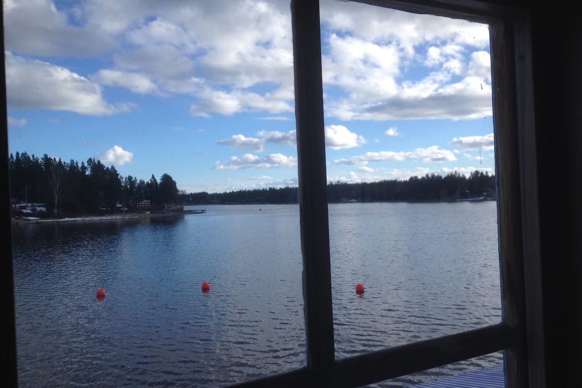 lunch and dinner served, local and international cuisine