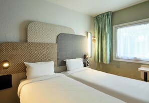 Standard Twin Room, Non Smoking | Desk, free WiFi, bed sheets - B&B Hotel Viry-Châtillon (Viry-Chatillon)