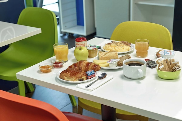 Desayuno buffet todos los días (con cargo)