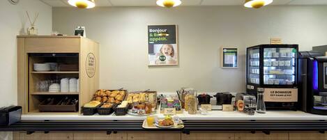 Desayuno buffet todos los días (con cargo)