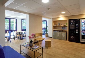 Reception - B&B Hotel Viry-Châtillon (Viry-Chatillon)