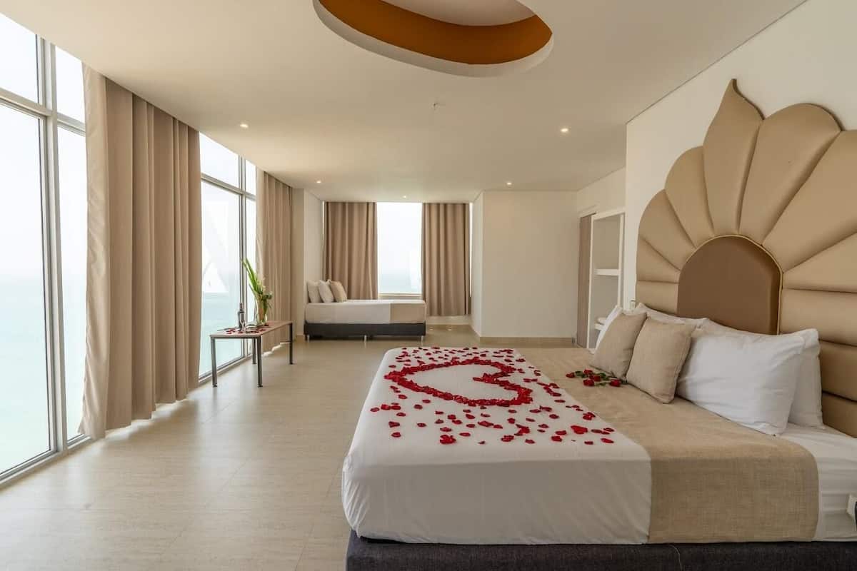 1 bedroom, premium bedding, minibar, in-room safe