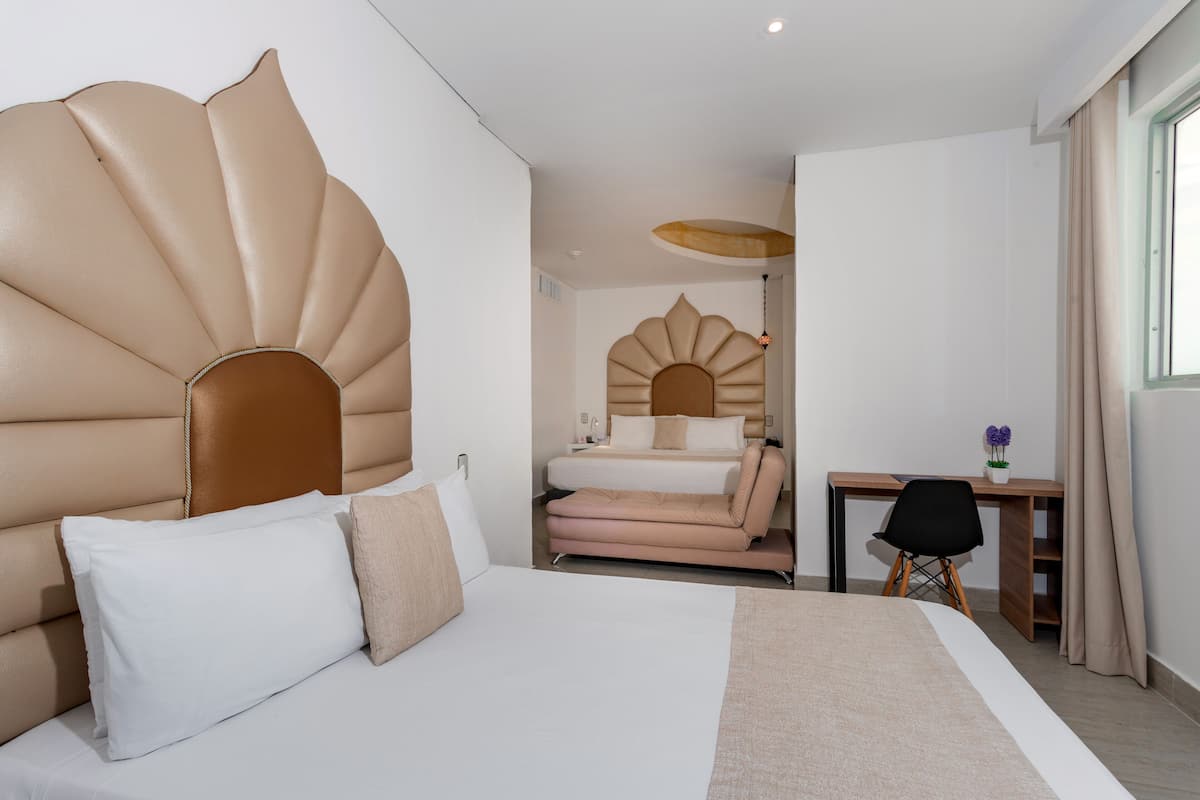Standard Twin Room | 1 bedroom, premium bedding, minibar, in-room safe