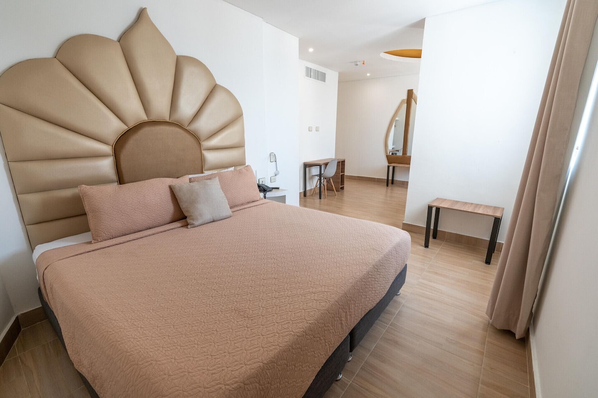 1 bedroom, premium bedding, minibar, in-room safe
