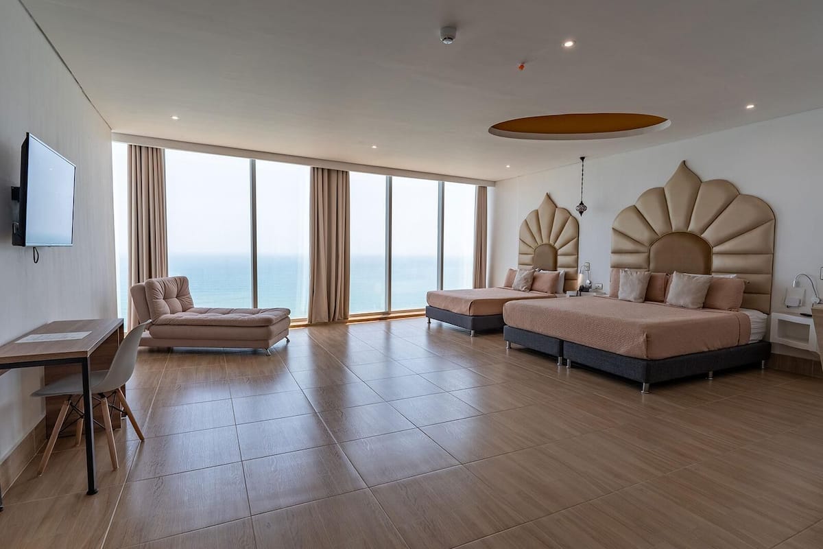 1 bedroom, premium bedding, minibar, in-room safe