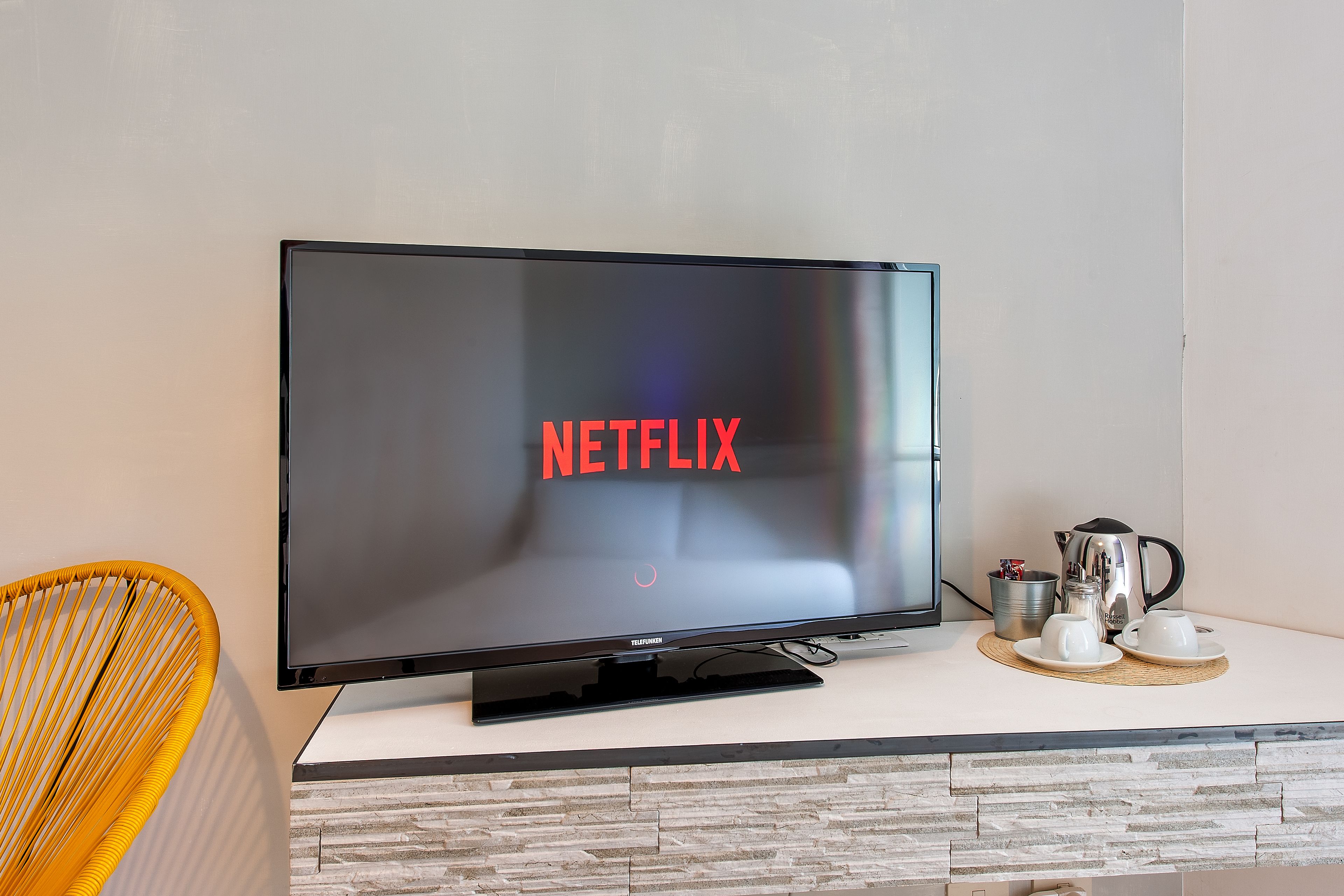 Deluxe Room, 1 Queen Bed | Room amenity