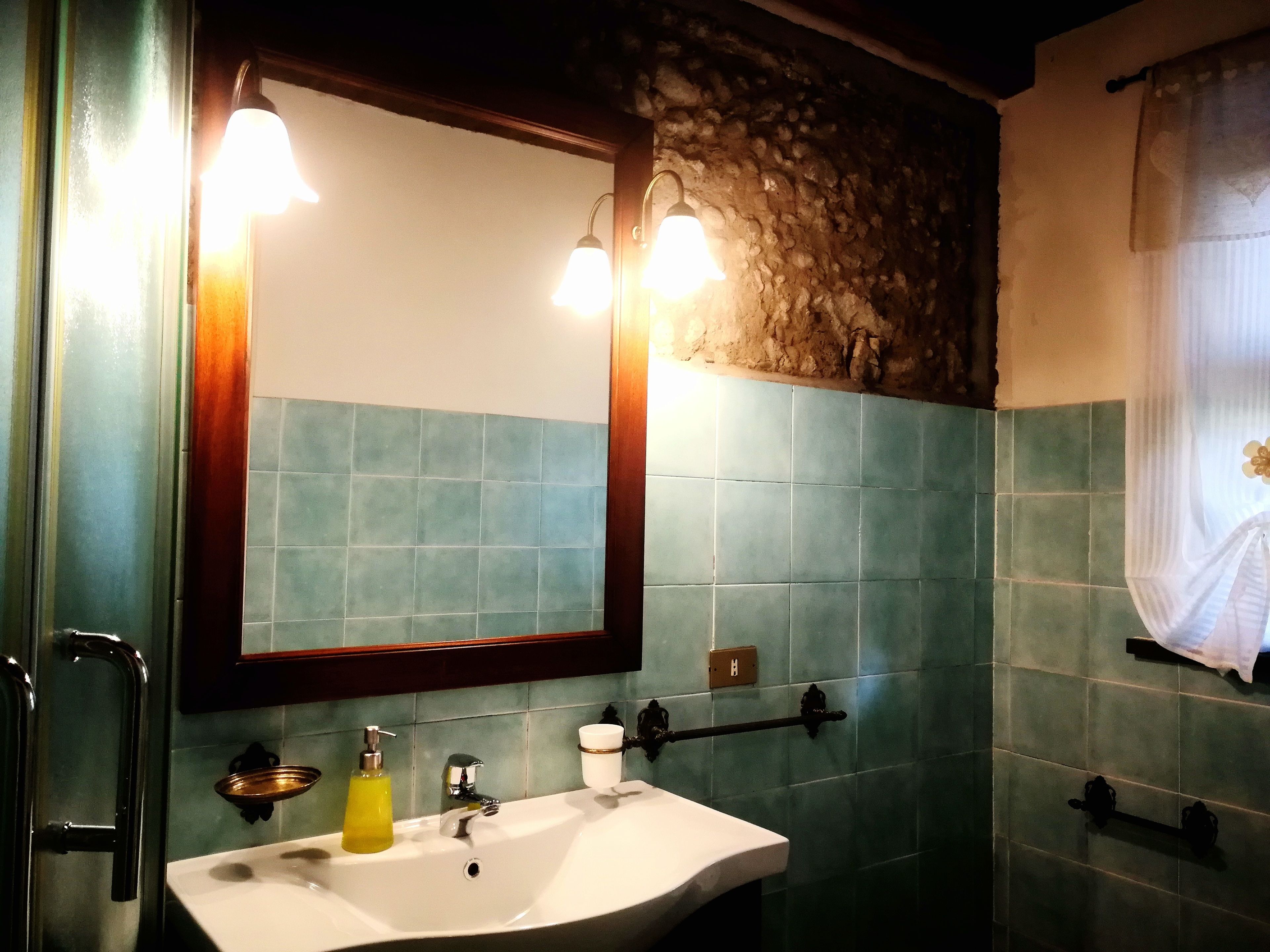 Chambre Triple, salle de bains attenante | Salle de bain