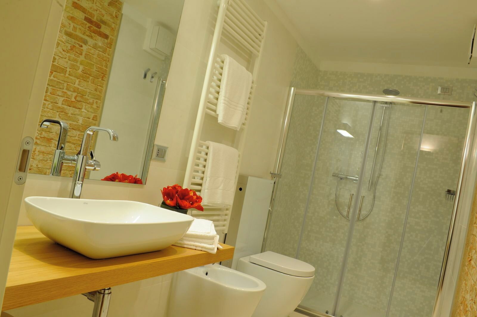 superior double or twin room | bathroom | free toiletries, hair dryer, bidet, towels