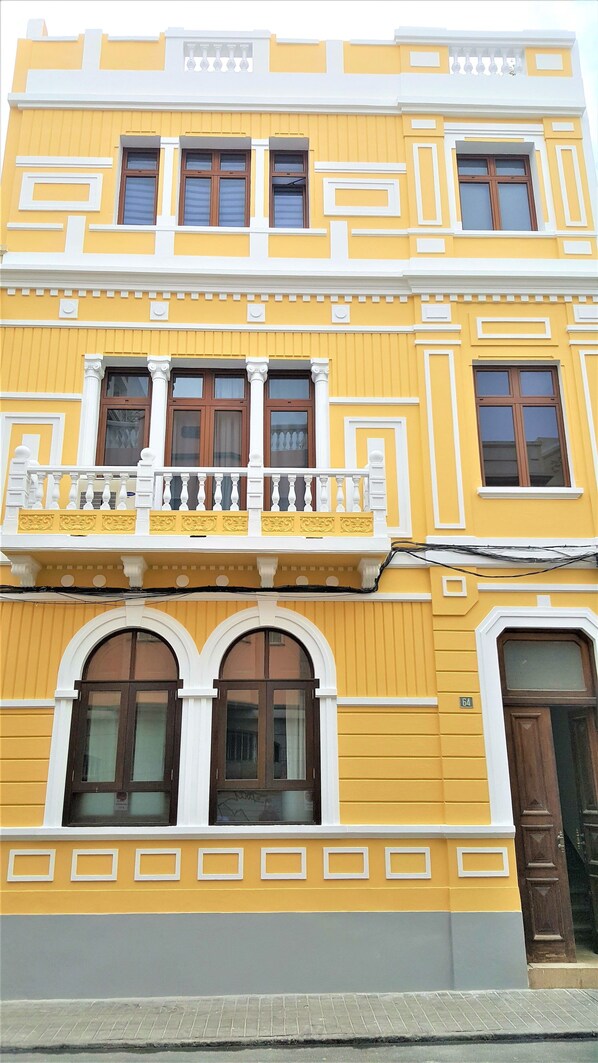 واجهة المنشأة