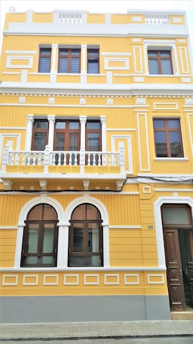 Los Canaritos Guest-House