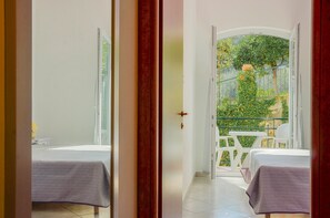 Apartamento, 2 habitaciones, vistas parciales al mar | Vistas desde la habitación