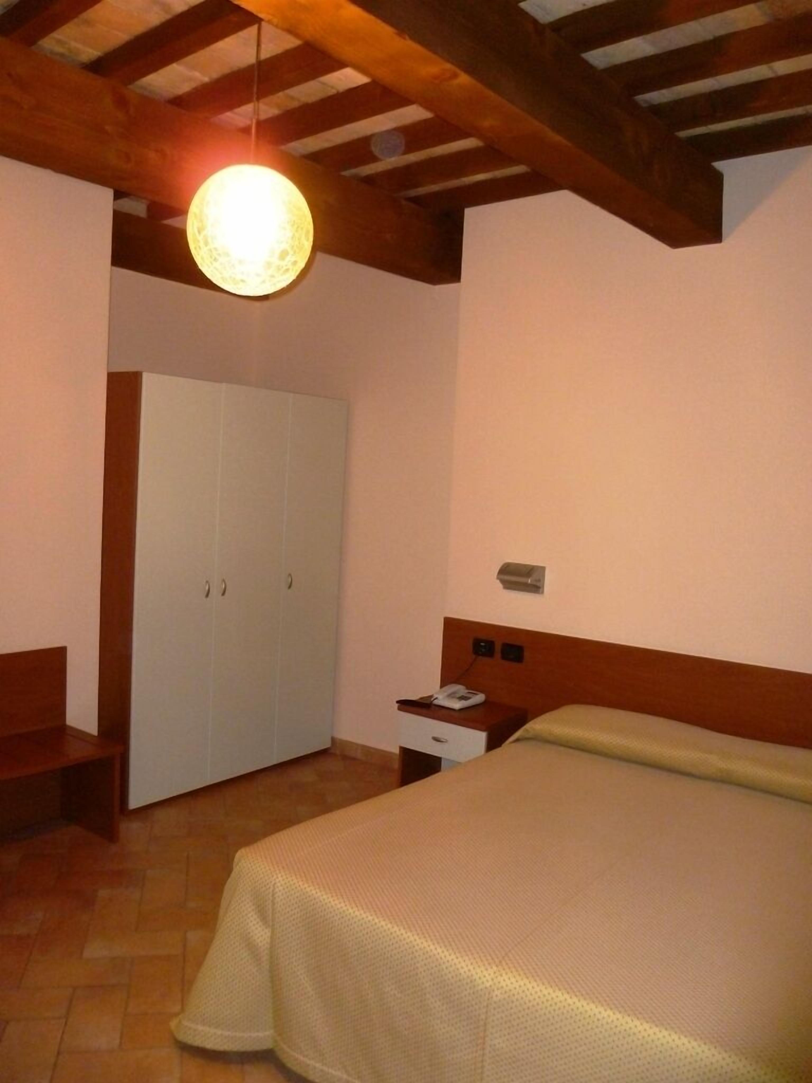 minibar, in-room safe, desk, free wifi