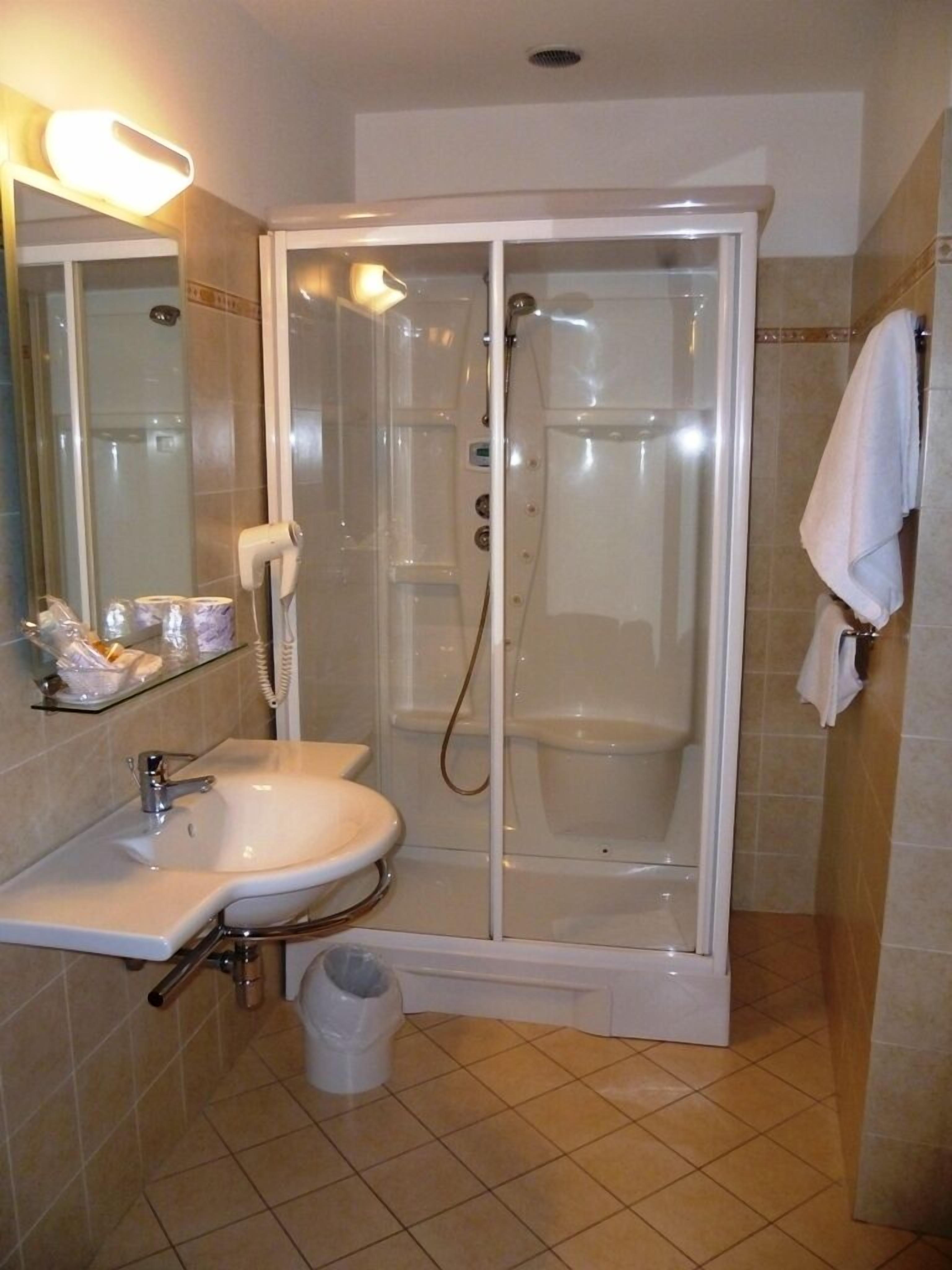 superior double or twin room, sauna, river view | bathroom | free toiletries, hair dryer, slippers, bidet