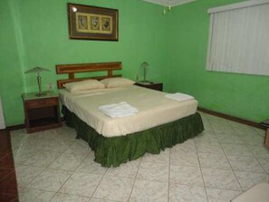 Premium bedding, desk, WiFi (free) - Hotel Real Altamira (Managua)