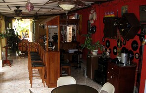 Bar (in der Unterkunft)