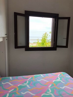 Bungalow, 2 Bedrooms | 2 bedrooms, free cots/infant beds