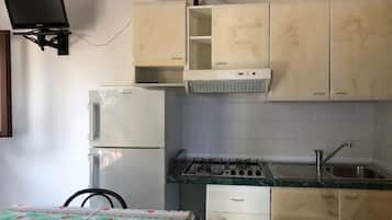 Bungalow, 2 camere da letto | Cucina privata | Frigorifero, piano cottura, pentole/stoviglie/utensili