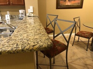 Family Condo, 2 Bedrooms, Garden View, Garden Area | In-room dining