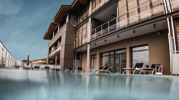 Turkish bath, body treatments, body scrubs, facials, massages