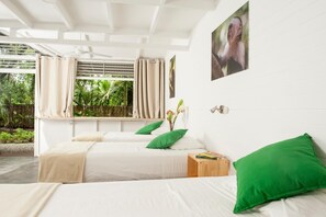 Premium bedding, memory foam beds, individually decorated - Jaguar Inn Bungalows (Cahuita)