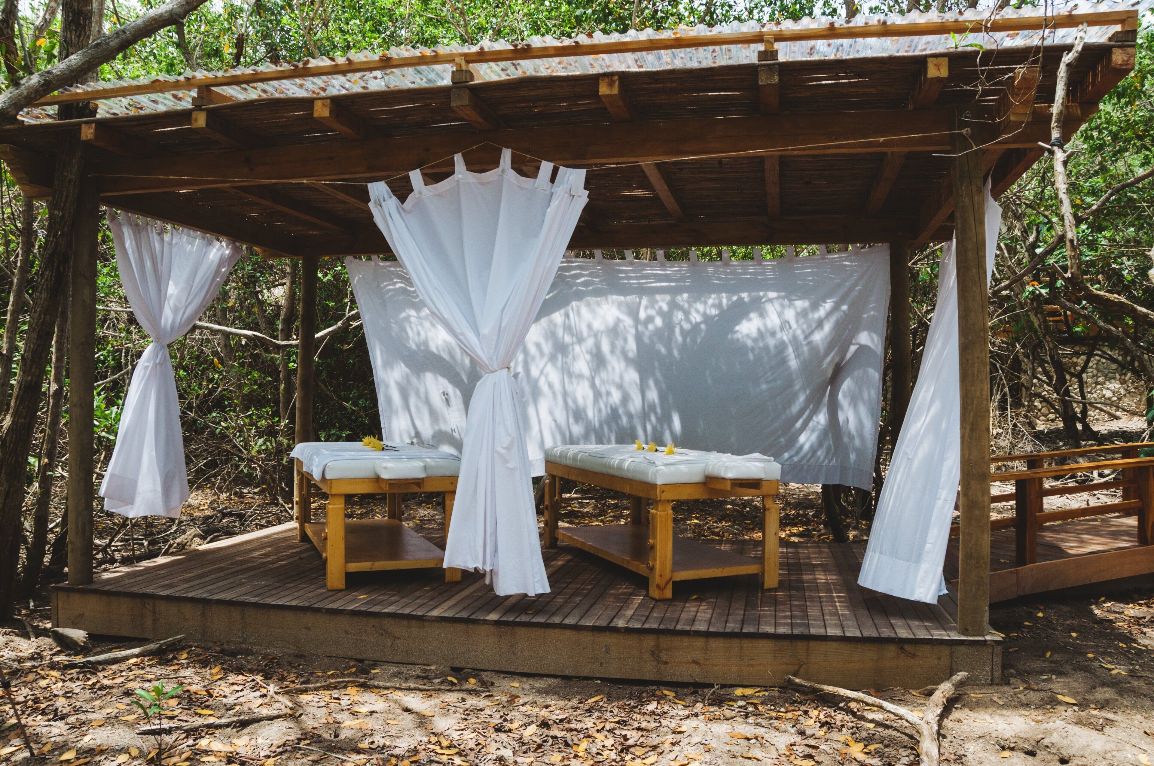 couples treatment room(s), sauna, hot tub, steam room, body treatments