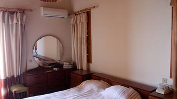 House, 2 Bedrooms | 2 bilik tidur, dihias secara berasingan