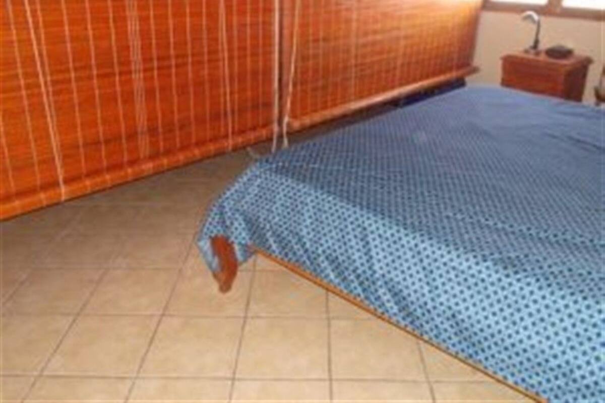 4 bedrooms, desk, free WiFi, bed sheets