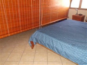 4 bedrooms, desk, free WiFi, bed sheets