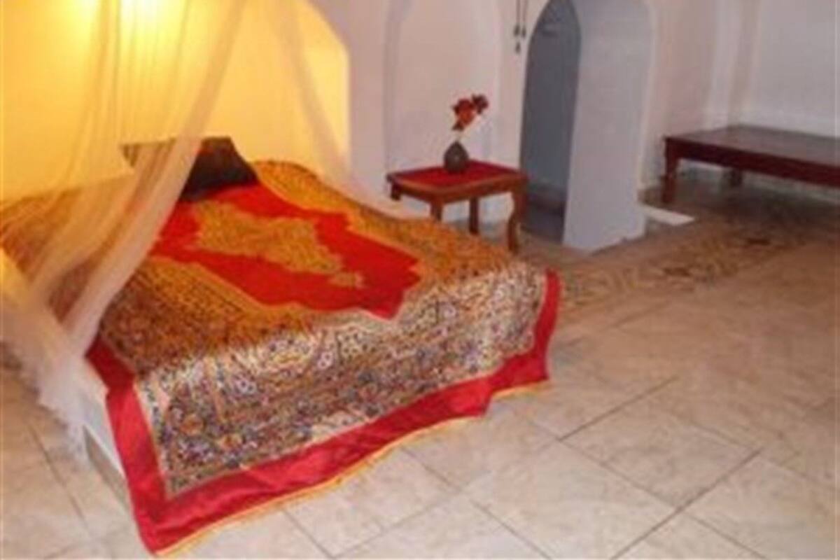 4 bedrooms, desk, free WiFi, bed sheets