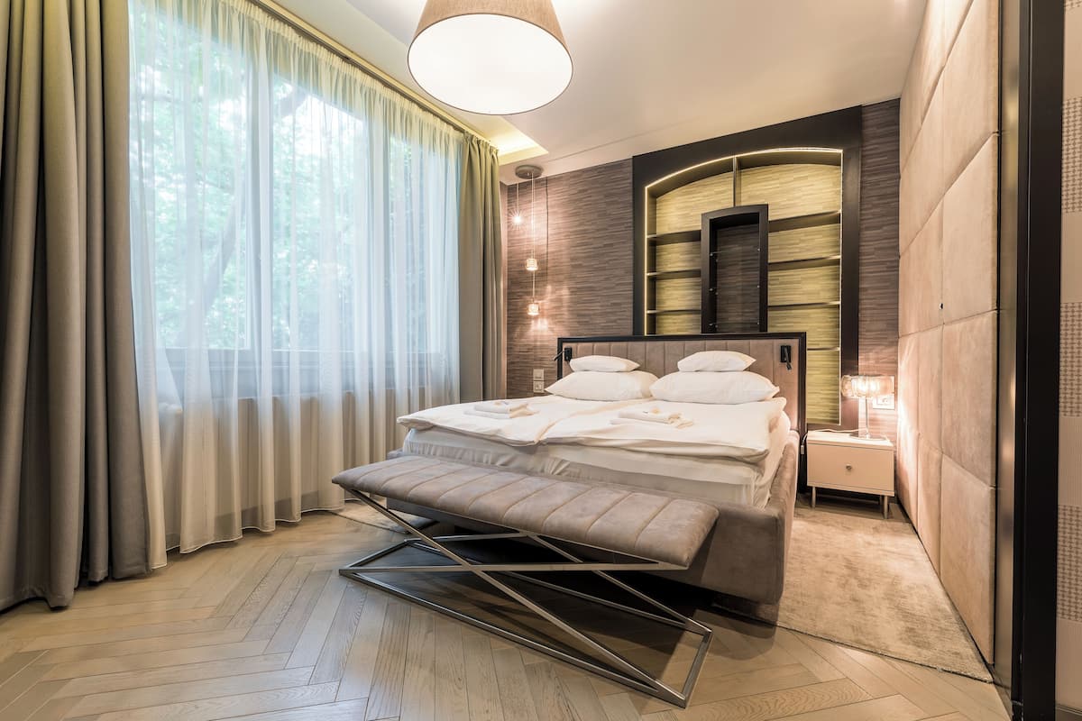 Superior Apartment, 2 Bedrooms | 2 bilik tidur, meja, Wi-fi percuma