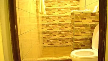 Standard Room, 1 Double Bed | Bathroom | Shower, free toiletries, towels