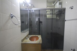 Standard Apartment, 1 Bedroom | Bathroom | Shower, towels - GoHouse Constante 702 (Rio de Janeiro)