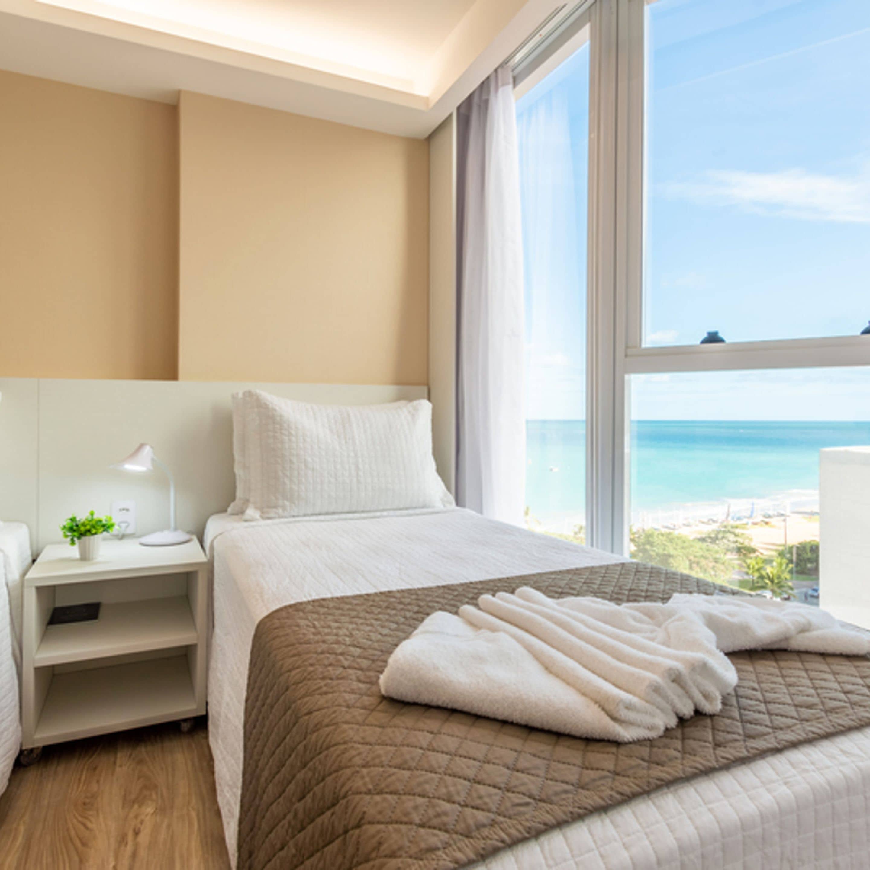 premium lateral mar duplo (2 camas de solteiro) | 1 bedroom, hypo-allergenic bedding, in-room safe, desk