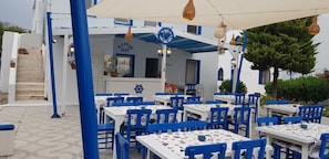 Free daily cooked-to-order breakfast