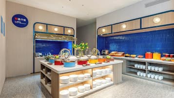 Free daily buffet breakfast