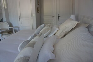 Habitación con 1 cama doble o 2 individuales | Ropa de cama de alta calidad y decoración individual